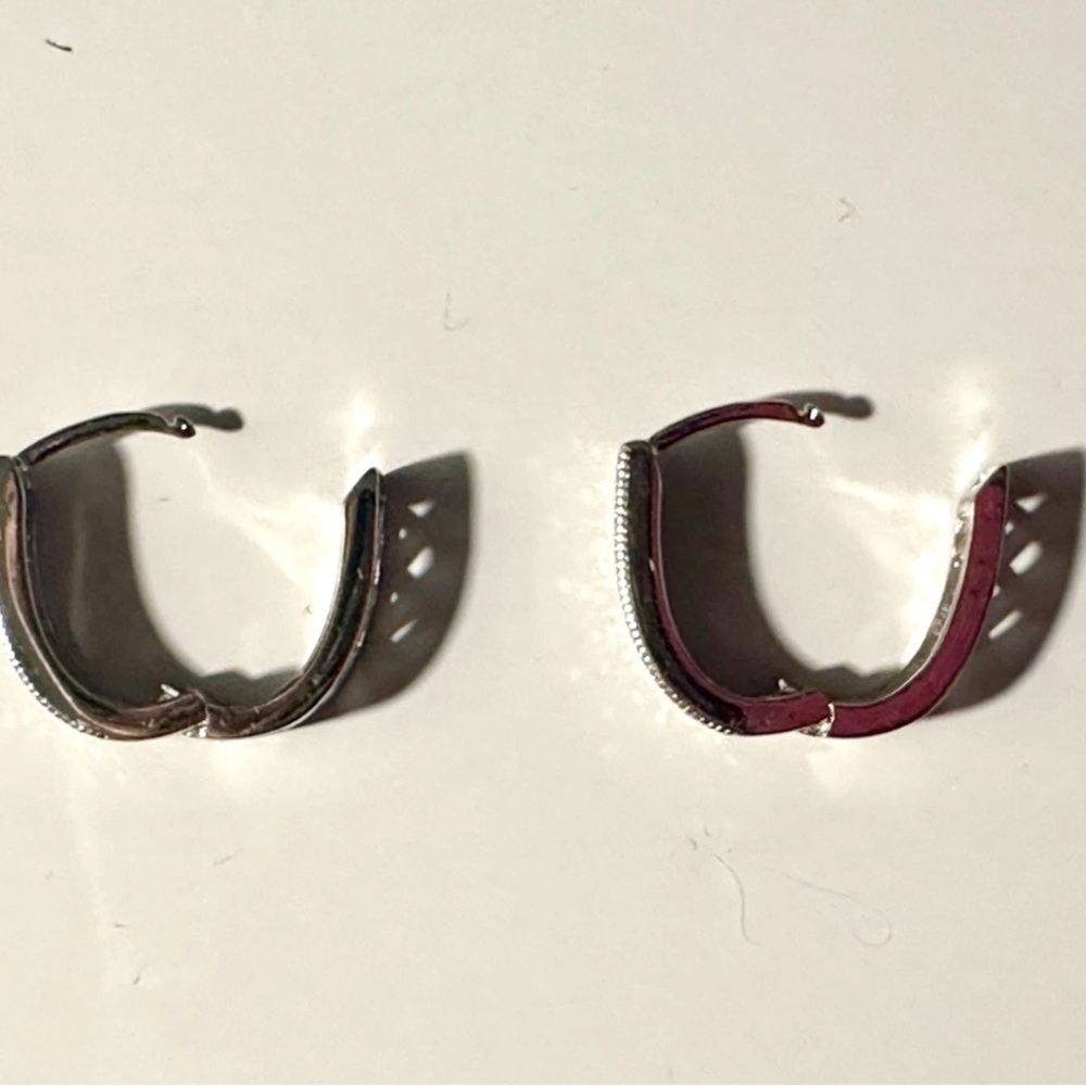 Sterling Silver Huggie Hoops Earrings Zircon Artisan Marked - BRAND NEW - Picture 11 of 11